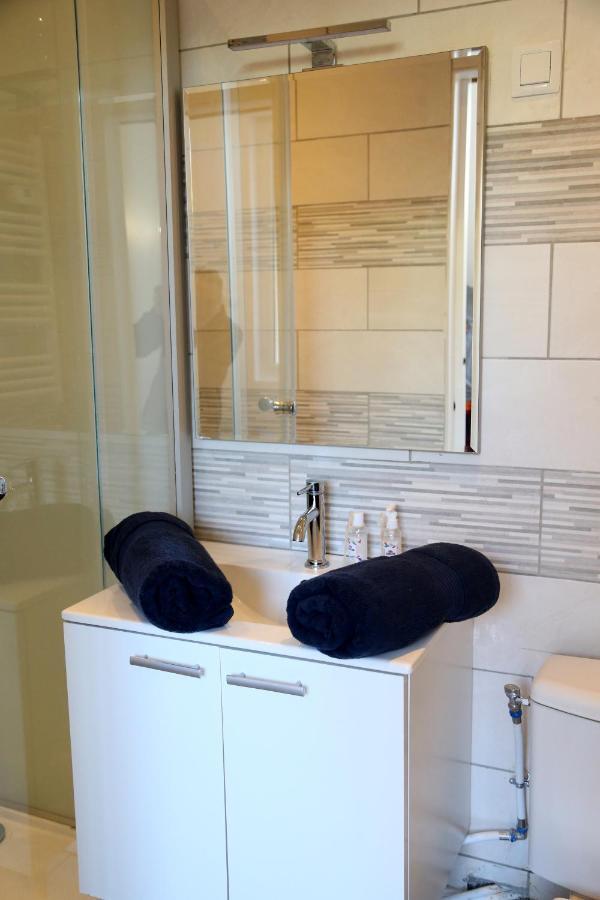 Pluton Apartment Saint-Quentin  Bagian luar foto